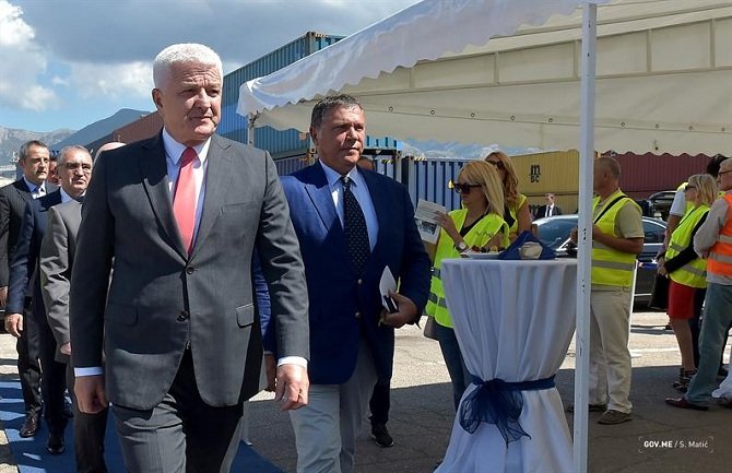 Port of Adria: Prosječna plata 605 eura;Marković: Tu sam da podržim vašu kompaniju