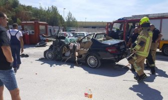 Saobraćajna nezgoda u Radanovićima, jedna osoba teško povrijeđena