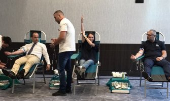 Zaposleni u Hiltonu dali krv