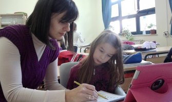 Asistentima veće plate, imaće ugovor o radu na određeno