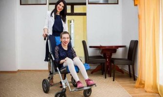 Adea pati  od cerebralne paralize, potrebna pomoć za liječenje u Istanbulu