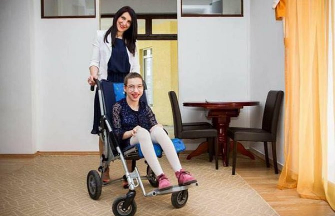 Adea pati  od cerebralne paralize, potrebna pomoć za liječenje u Istanbulu