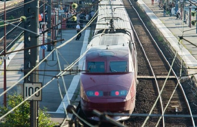 U sudaru vozova najmanje 30 povrijeđenih