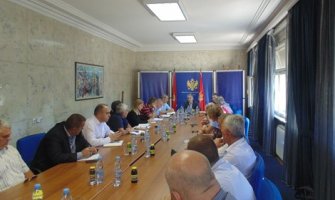 Nuhodžić: Puno poštovanje vatrogascima za preduzete napore u borbi protiv požara