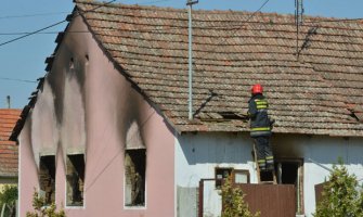 Dan žalosti u Vajskoj kod Bača zbog požara u kojem je nastradalo troje djece 