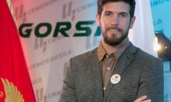 Amfilohija proglasiti nepoželjnom osobom