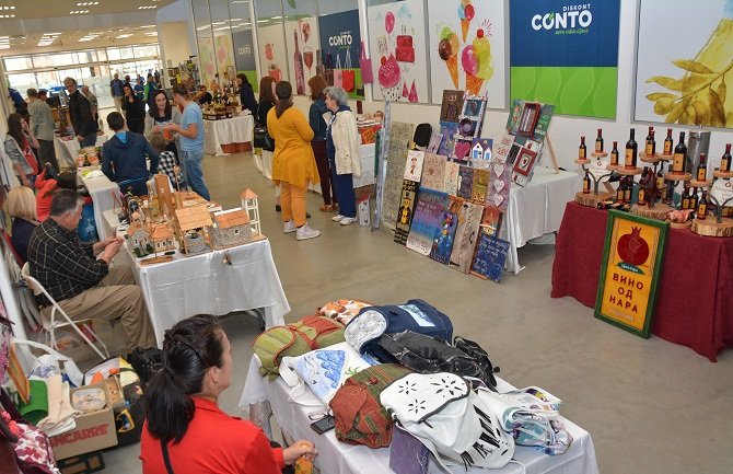 Sajam ručnih radova i zdravih proizvoda u Nikšiću