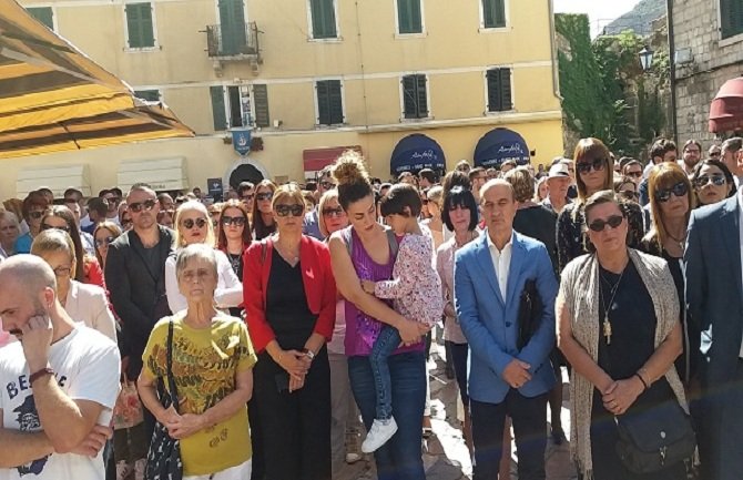 Jokić na protestu: Vratiti Kotoru mir