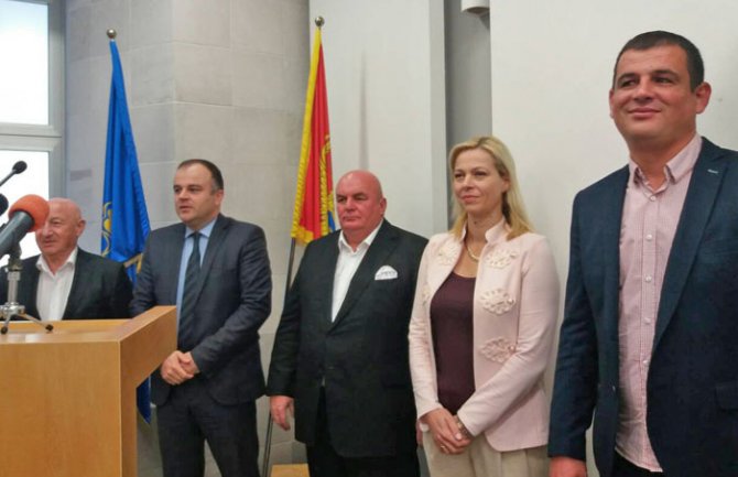 Palma: Srbi su ostavljajući novac kao turisti u CG, napravili gradove