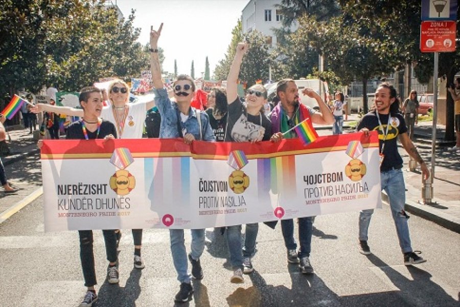 2017092322589746126136952Web