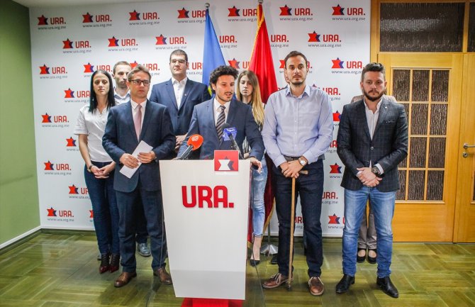 Abazović: Zakonom se otimaju resursi i oduzimaju ingerencije opštinama