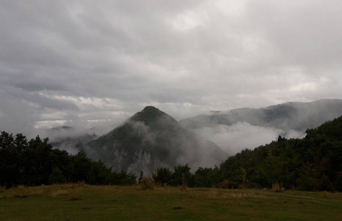 Danas oblačno sa kišom ponegdje