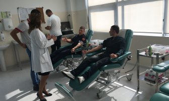 Humanost na prvom mjestu: Službenici MUP-a i Uprave policije dobrovoljno dali krv