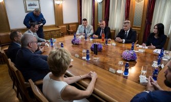 Opozicija u parlamentu da se bori za svoje političke ideje za koje su ih građani birali