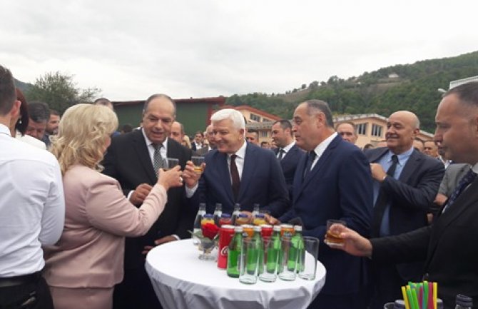 Franca donira ukupno 10 000 eura za Amara, KCCG i školu u Rasovu