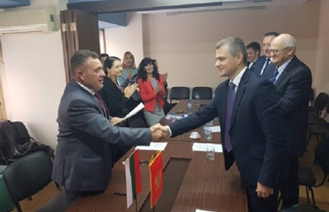 Prevoz tereta u međunarodnom drumskom saobraćaju između CG i Bugarske od naredne godine bez dozvola