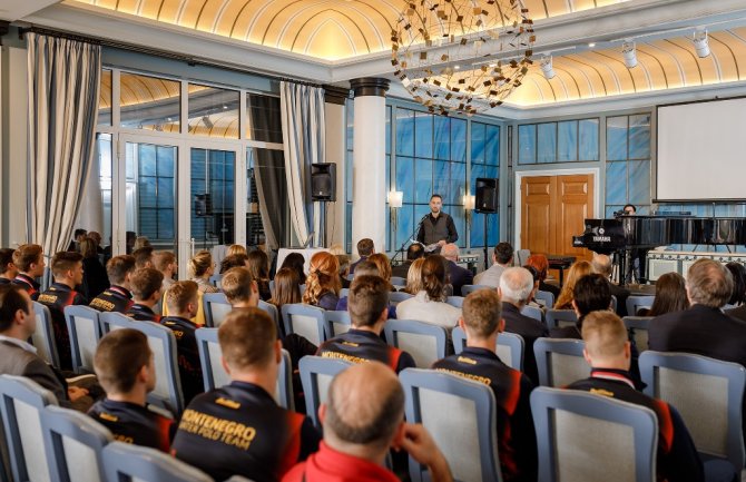 Održano dobrotvorno veče za školovanje i turneju talenata