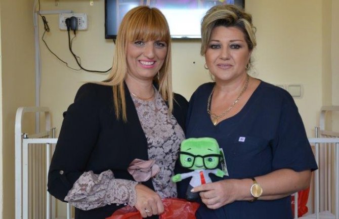  IDEA donirala 11 televizora Institutu za bolesti djece