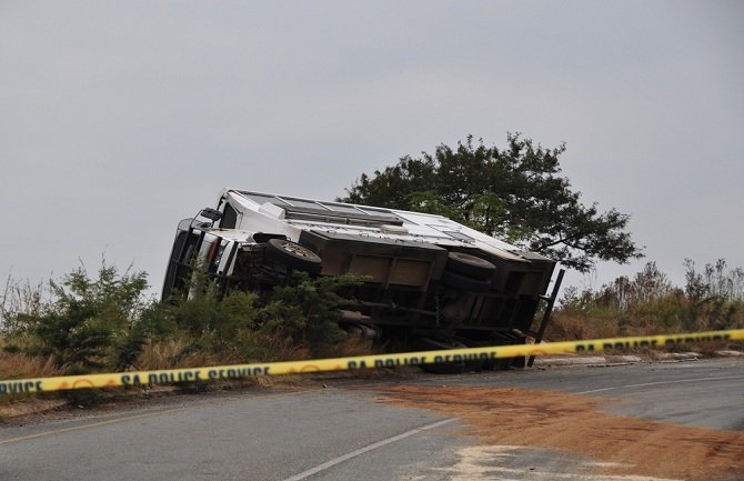  Autobus sletio s puta, preko 30 ljudi povrijeđeno