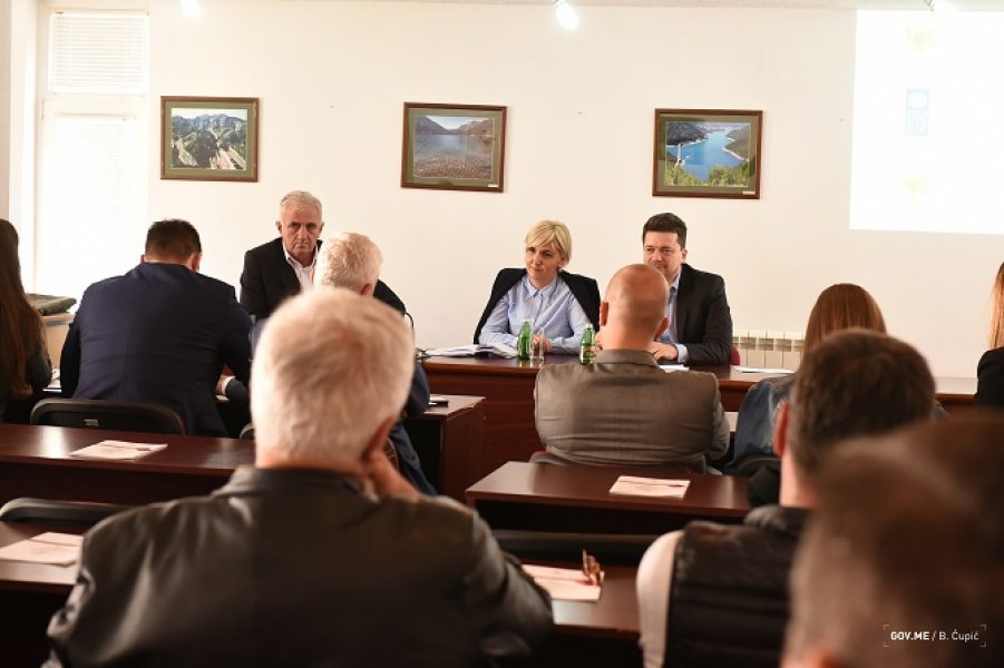 20171002PluzineBizniskaravan001