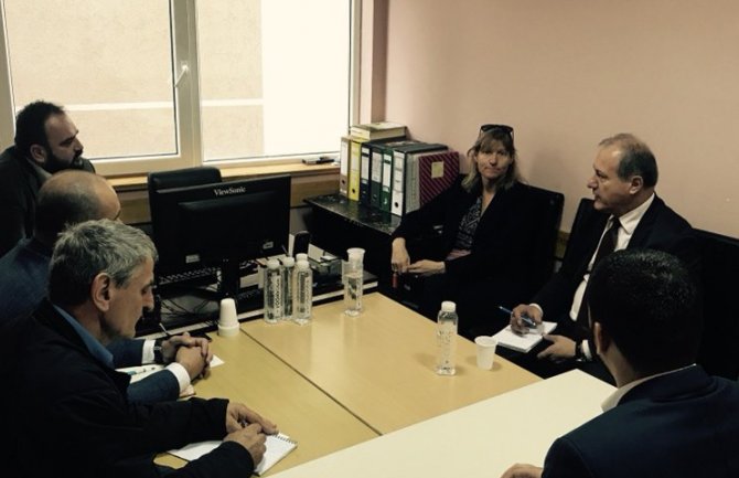 Podrška svakom pomaku ka putu demokratizacije države