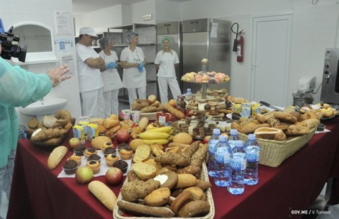 Šehović obišao đačku kuhinju: 9000 prijavljenih do sada, nadamo se povećanju broja