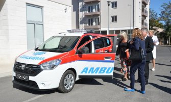 Luštica Bay donirala sanitetsko vozilo Domu zdravlja Tivta 