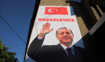 Novi Pazar uoči posjete Erdogana: Svijetleći panoi i bilbordi dobrodošlice 