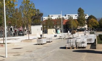 Lijepo vrijeme omogućilo da se radovi na trgu ubrzano sprovode