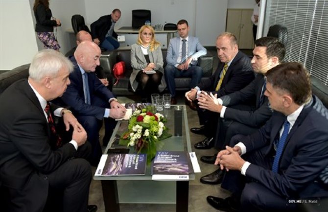 Turska kompanija TAV zainteresovana za aerodrome u Podgorici i Tivtu