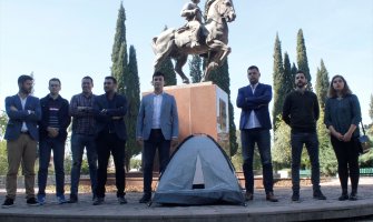 DF obilježio dvije godine od razbijanja šatorskog naselja pred Skupštinom