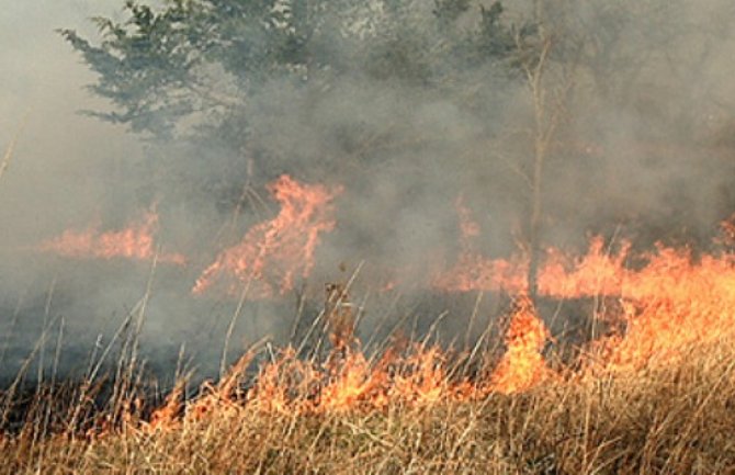 Čistio livadu pa se zapalio, prebačen u KCCG