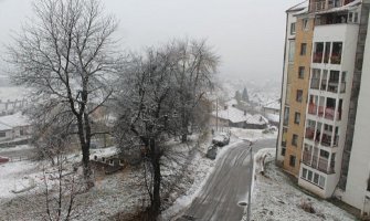 Stigla zima: Bijele se brda u komšiluku (FOTO)