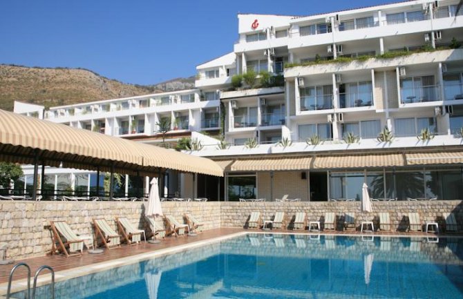 Prva AED donacija u turizmu u Crnoj Gori