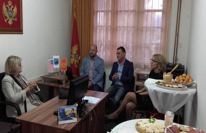 Uehara: SAD snažno podržavaju nezavisne i odgovorne medije