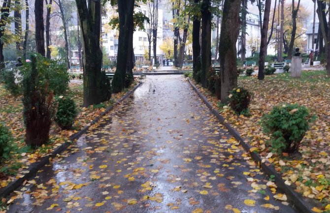Krajem dana naoblačenje, tokom noći kiša i snijeg