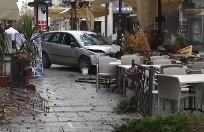 Beograd: Automobilom uletio u Knez Mihailovu, vozaču određen pritvor