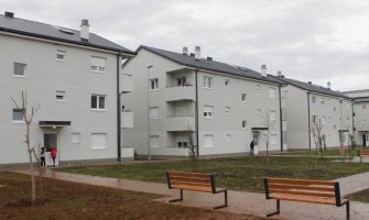  Uručeni ključevi 120 stanova za porodice raseljene sa Kosova(FOTO)