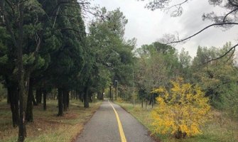 Oblačno, moguće slabije padavine