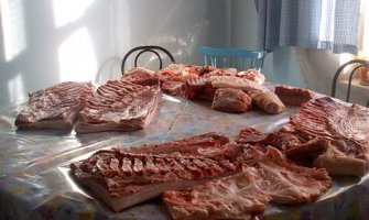 Svinjokolj na sjeveru, veterinari upozoravaju: Obavezan pregled mesa na trihinelozu