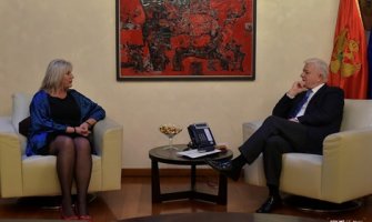 Saradnjom Vlade i Opštine Tivat riješiti najvažnija pitanja