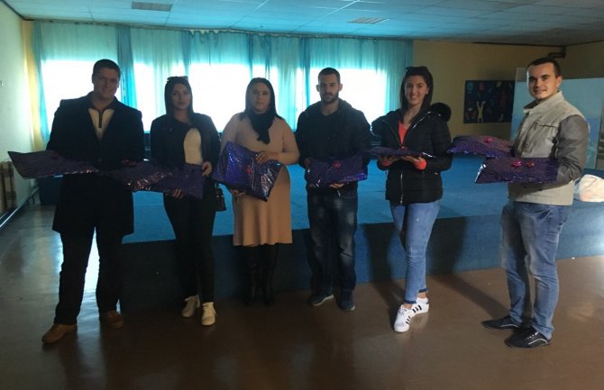 OSD Bar donirao školski pribor povodom Međunarodnog dana djeteta