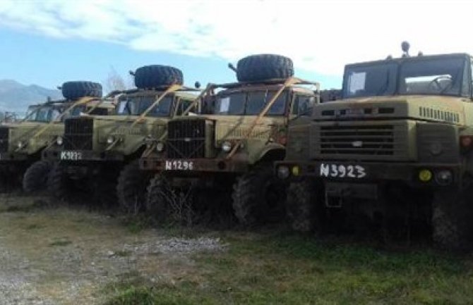 Na prodaju motorna, priključna vozila i radne mašine Vojske