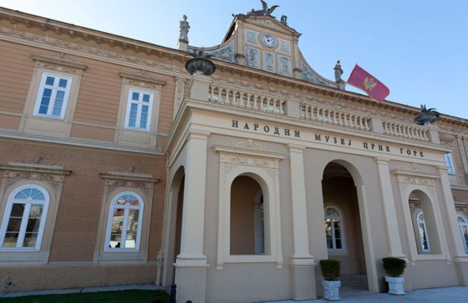 Njegošev sto završio kod političara, slike Bukovca u Hrvatskoj?