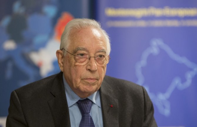 Crna Gora treba da uđe u EU prije 2025. godine