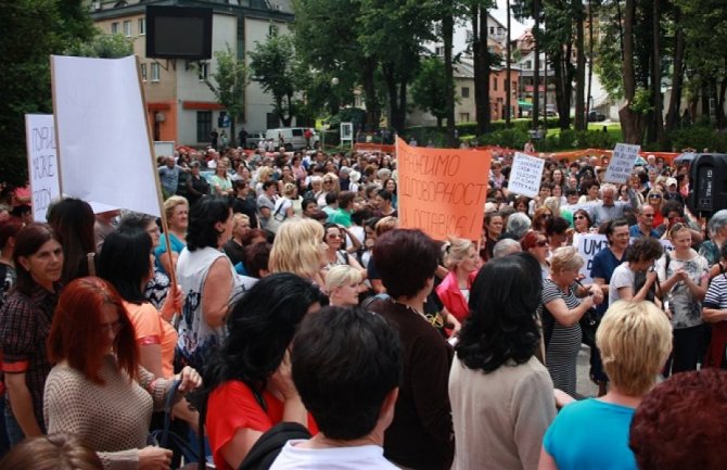 Majke iz Bijelog Polja sjutra u PG, traže da im se vrati 77 eura sa biroa