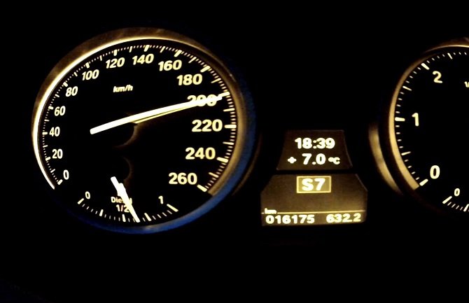 Prekršajna prijava Novljaninu: Vozio 210km/h gdje je ograničenje 80!