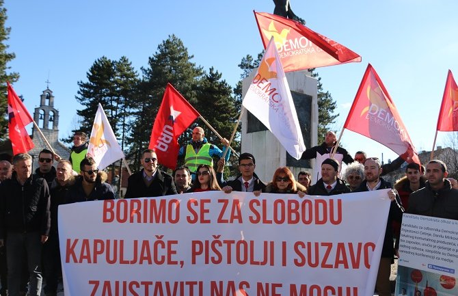 URA, Demokrate i SDP: Da imate imalo stida, zavukli bi se u mišje rupe