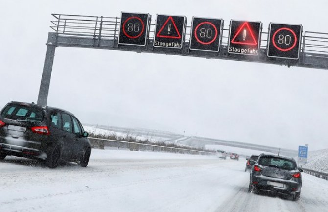 Sniježno nevrijeme u Evropi: Otkazani letovi,brod se nasukao,  vjetrovi orkanske jačine...