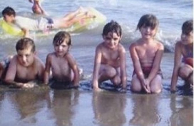 Fotografija sa ljetovanja u Crnoj Gori jednoj ženi otkrila tajnu nakon mnogo godina(FOTO)